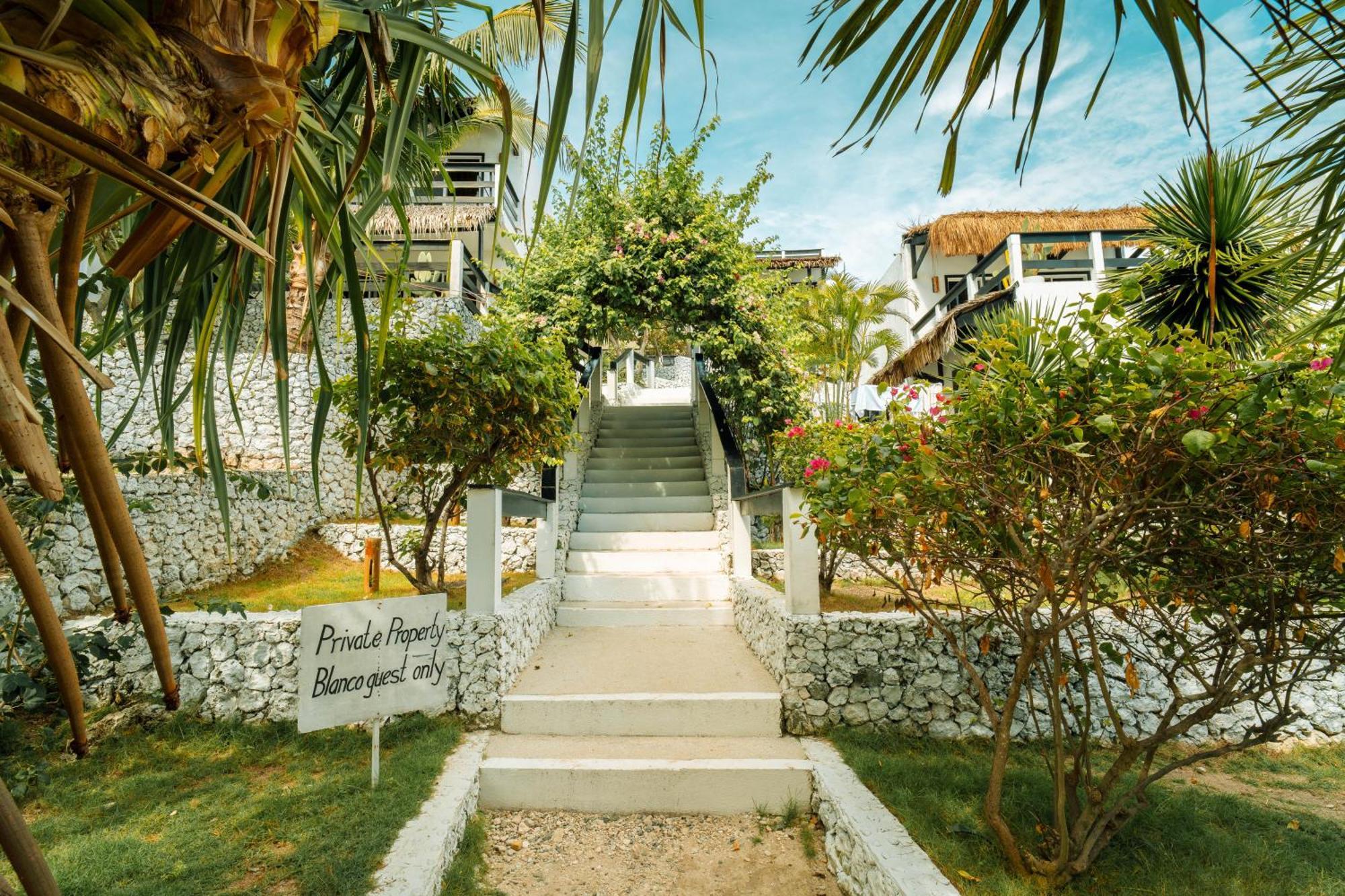 Blanco Beach Resort Malapascua Exterior photo